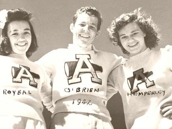 Picture of university "yell leaders"